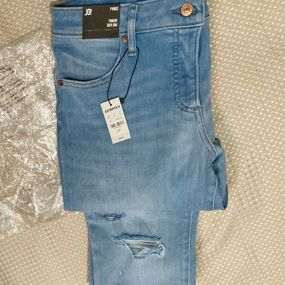 Express Curvy Mid Rise Light Wash Ripped Skinny Jeans - Picture 3 of 7